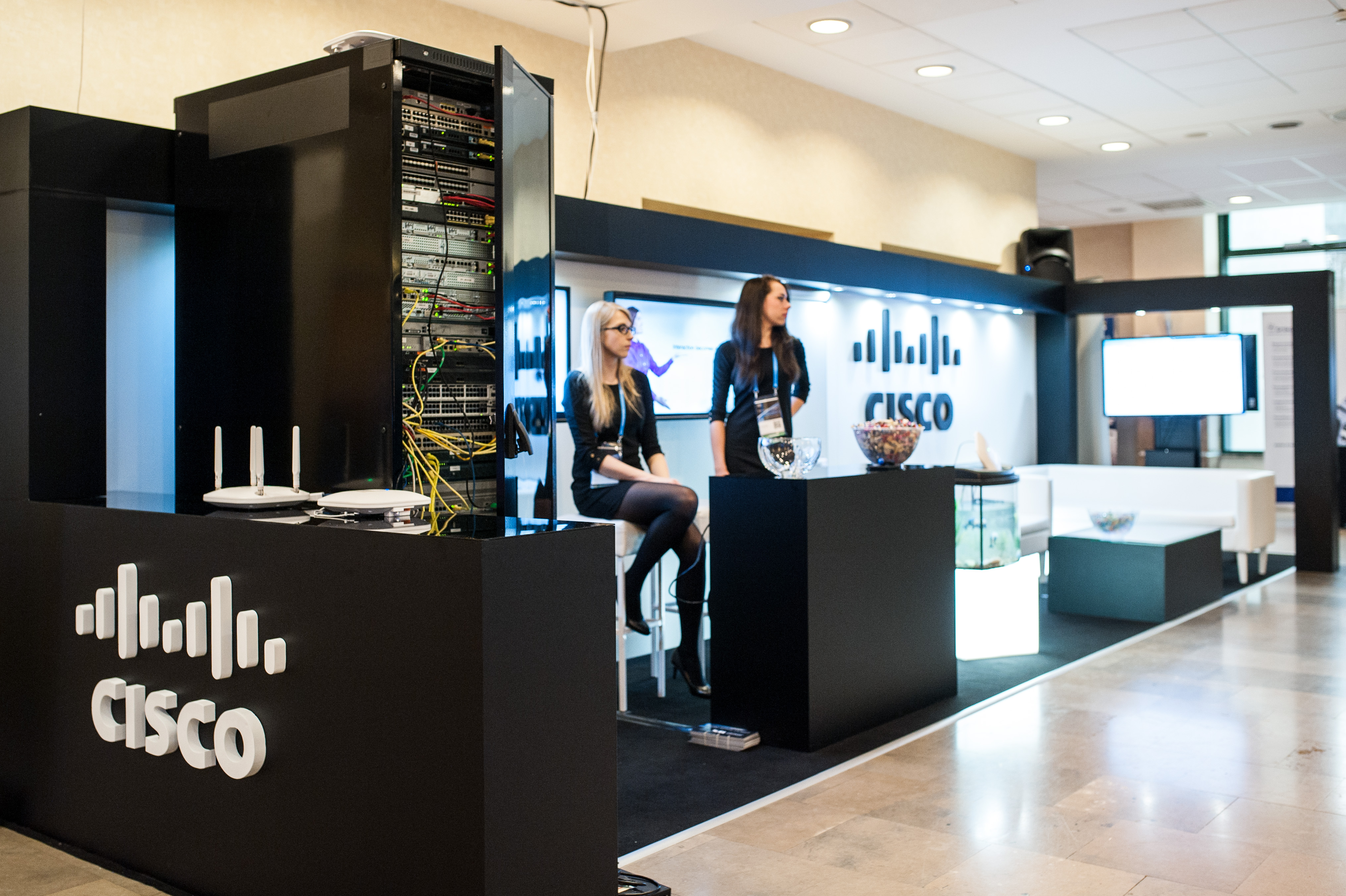 Cisco Forum - server-room stand
